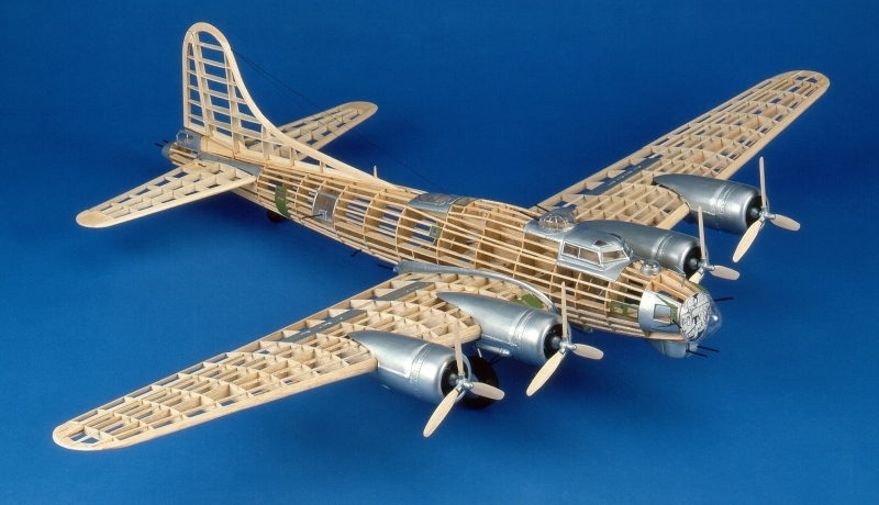 B-17G Flying Fortress 1:28