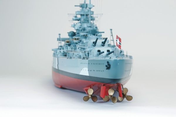 BISMARCK bitevní loď