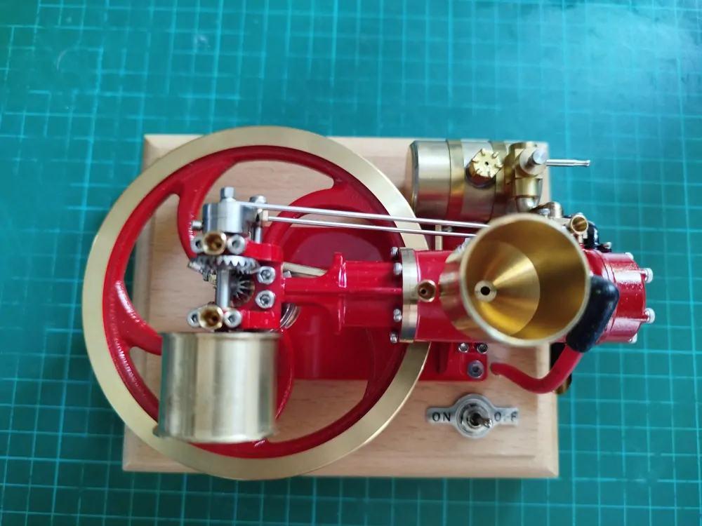 Horizontální jednoválcový čtyřtaktní spalovací motor