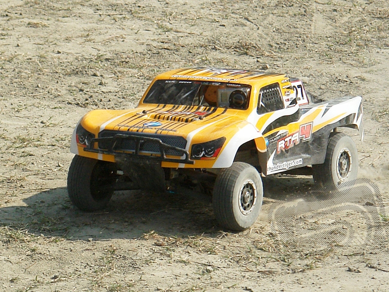 RTA4 S28 Shortcourse RTR 2,4 GHz (žlutý)