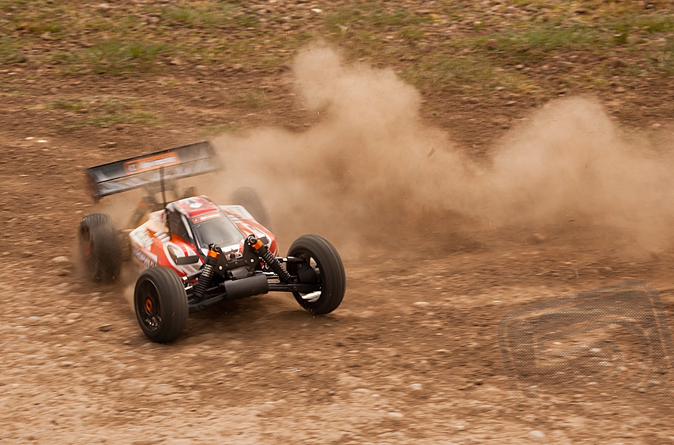 HPI Trophy Buggy RTR FLUX s 2,4GHz soupravou