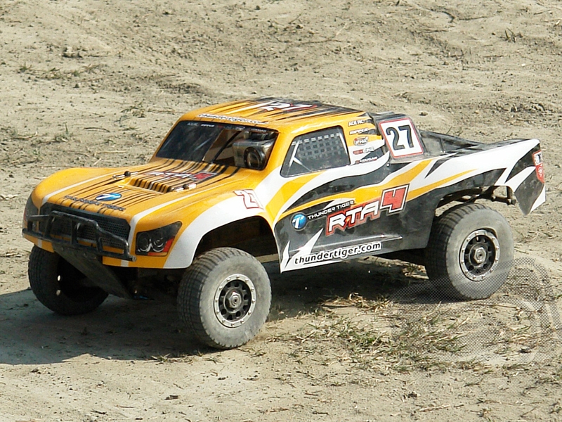 RTA4 S28 Shortcourse RTR 2,4 GHz (žlutý)