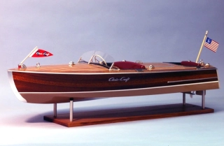 Stavebnice lodi Chris-Craft RACING RUNABOUT [1249]